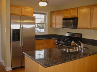 525 W Washington Ave APT 21, Lake Bluff, IL