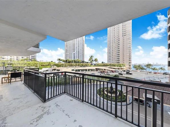540 Brickell Key Dr APT 608, Miami, FL 33131