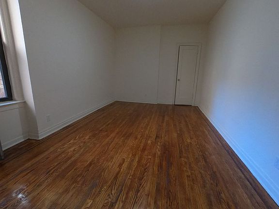 4th image of 43-30 46th St #33