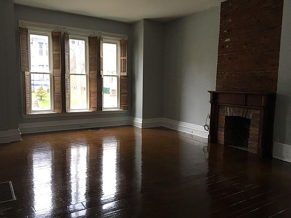 4th image of 2542 Moorman Ave