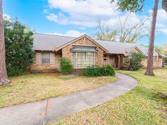 3rd image of 5618 Del Monte Dr
