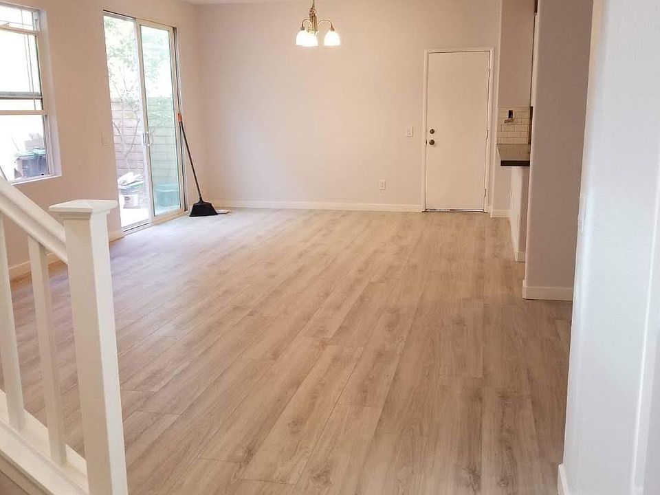 1st image of 27374 Dearborn Dr