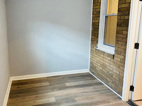 3rd image of 2037 S Aikens St