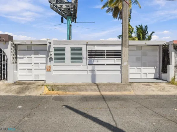 30 Calle Sagitario APT A, Carolina, PR 00979