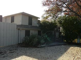 822 Chamberlain St, Irving, TX 75060