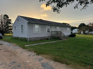 15472 Pungoteague Rd, Painter, VA 23420