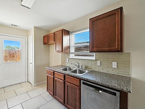 5th image of 721 E College St