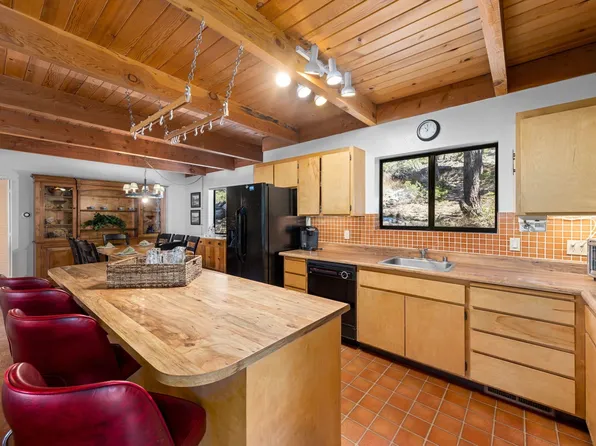 15398 Cedar Point Dr, Truckee, CA 96161