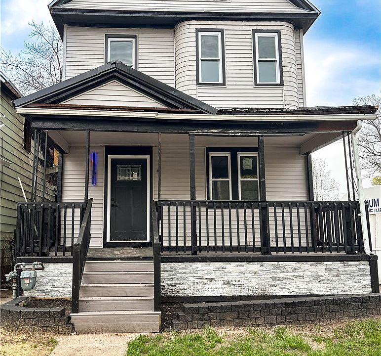 1st image of 76 Dupont St