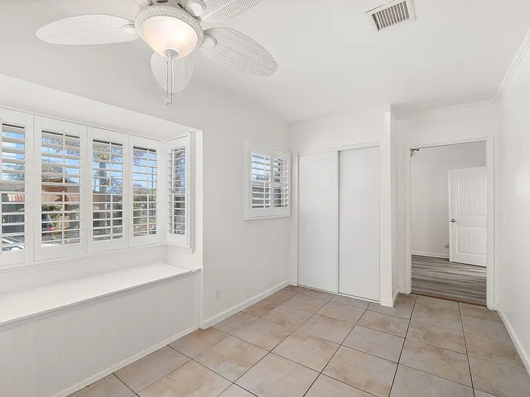 587 E Arrow Hwy — Photo 14