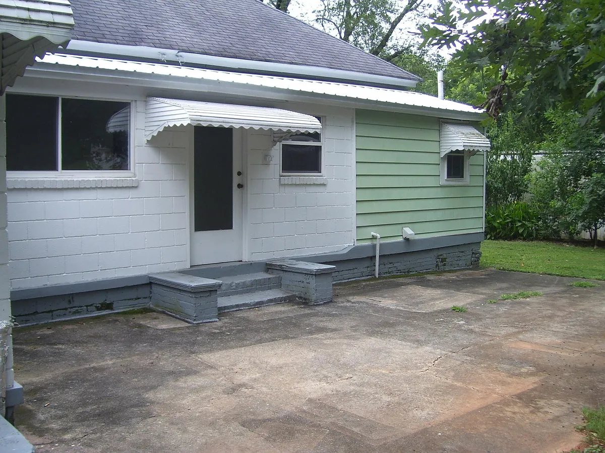 Building Photo - 156 Grove St