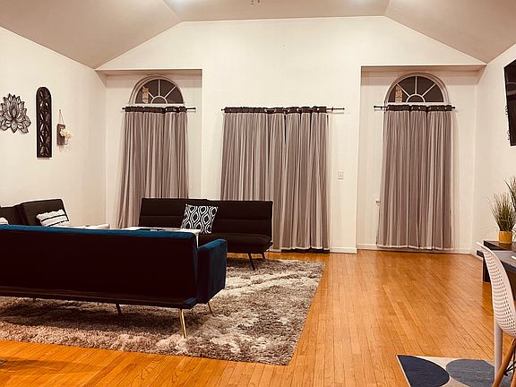 4th image of 8 Holmes Ave #1