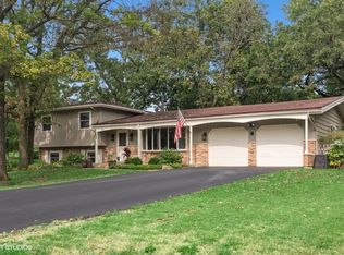 548 Banbury Rd, Mundelein, IL 60060