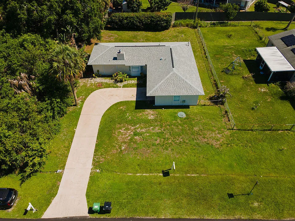 1242 SW Parma Ave