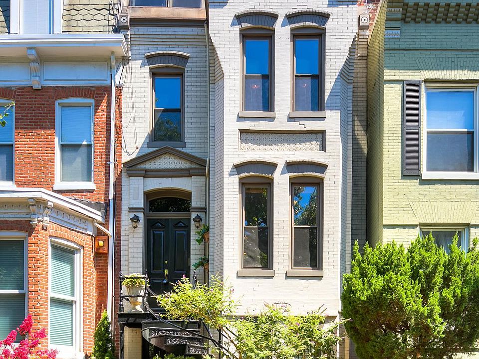 2nd image of 1449 Corcoran St NW APT 2