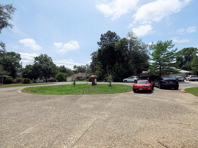 428 Riverchase Blvd — Photo 43