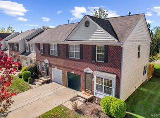 227 Tucker St, Pontiac, MI 48341