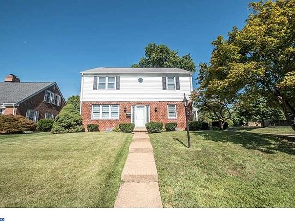 3rd image of 713 Woodside Ave
