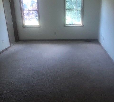 5th image of 15 Tall Oaks Dr