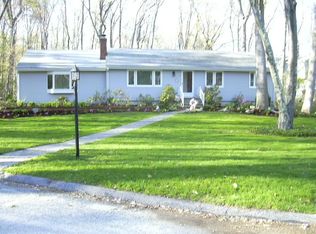 6 S Cobblers Ct, Niantic, CT 06357