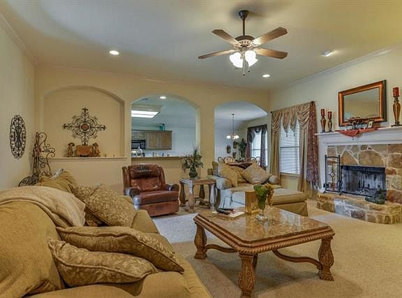 5th image of 700 Stribling Dr