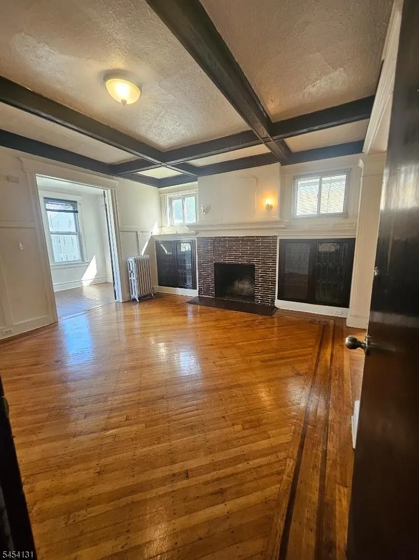 1 bed, 1.0 bath, $1,600 — Photo 3
