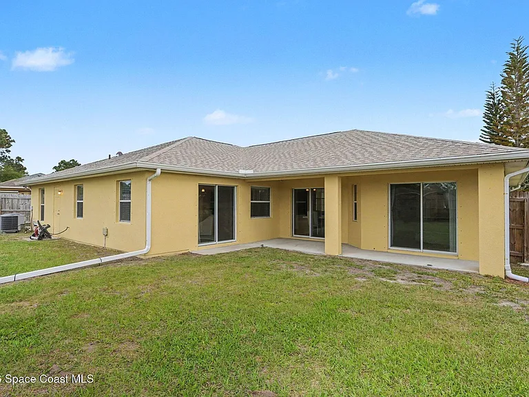 992 Coquina St SE — Photo 6