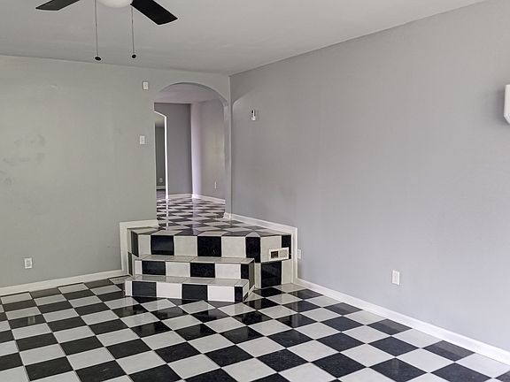 3rd image of 718 Gamble Dr