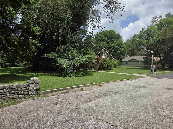 4th image of 1816 Waverly Ave