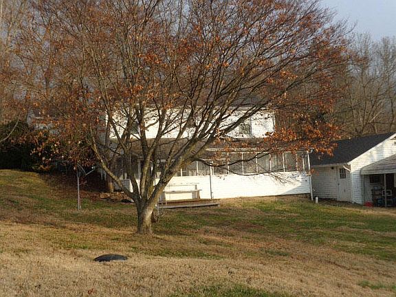 3rd image of 2355 Cedar Ave