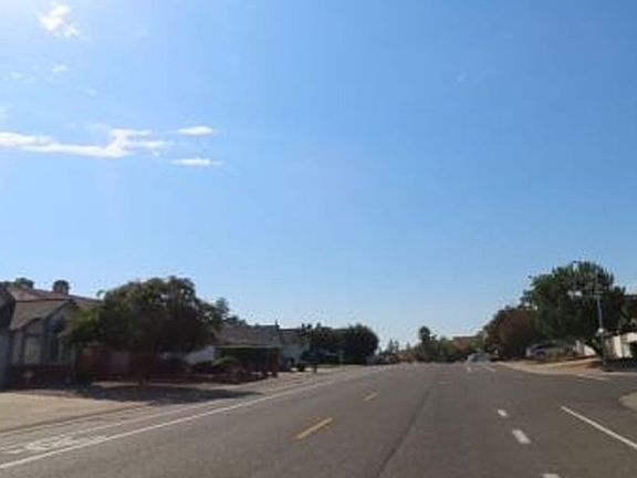 Exterior Neighborhood (street photo)