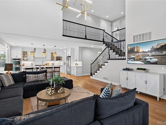2nd image of 255 Maplehurst Point