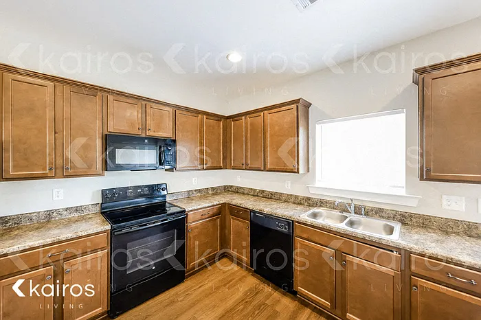 14635 Griffin St — Photo 6