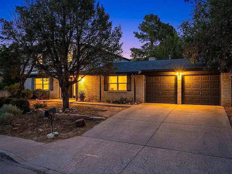 3008 Matador Dr NE — Photo 2