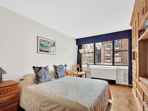 4th image of 301 E 45th St APT 8E