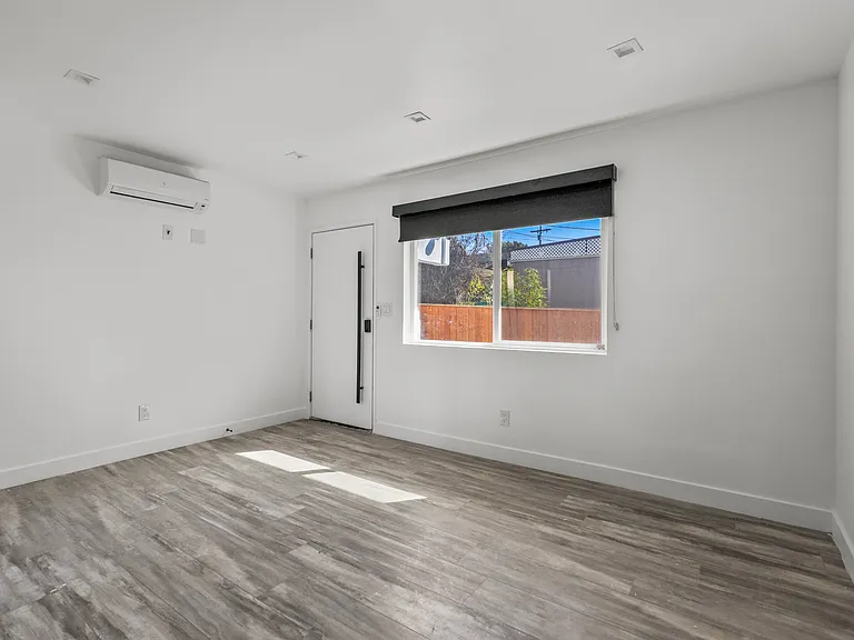 2814 Sichel St #3 — Photo 6
