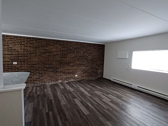 3rd image of 3703 James St APT 1A