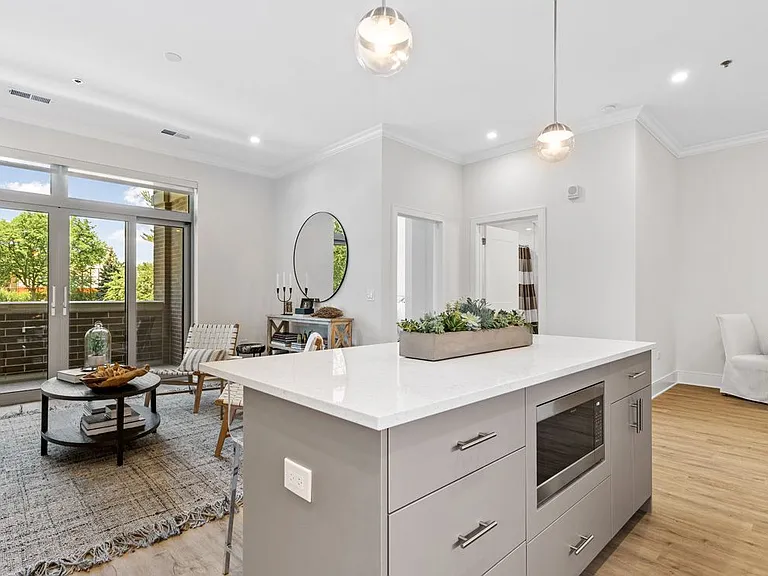 Maeve on Ridge — Photo 9