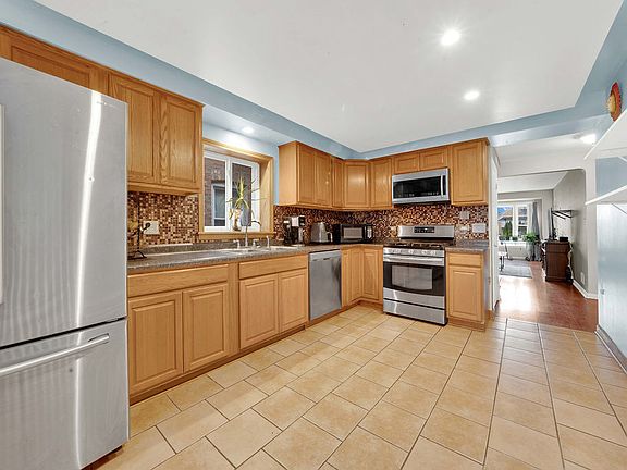 5th image of 7234 S Ridgeway Ave