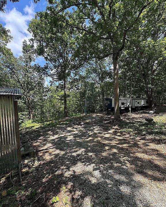 2nd image of 824 Shin Point Rd