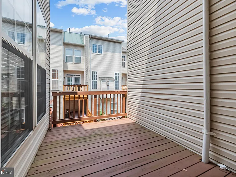 5011 Waple Ln — Photo 36