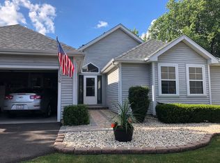 316 N Crooked Lake Ln, Lindenhurst, IL