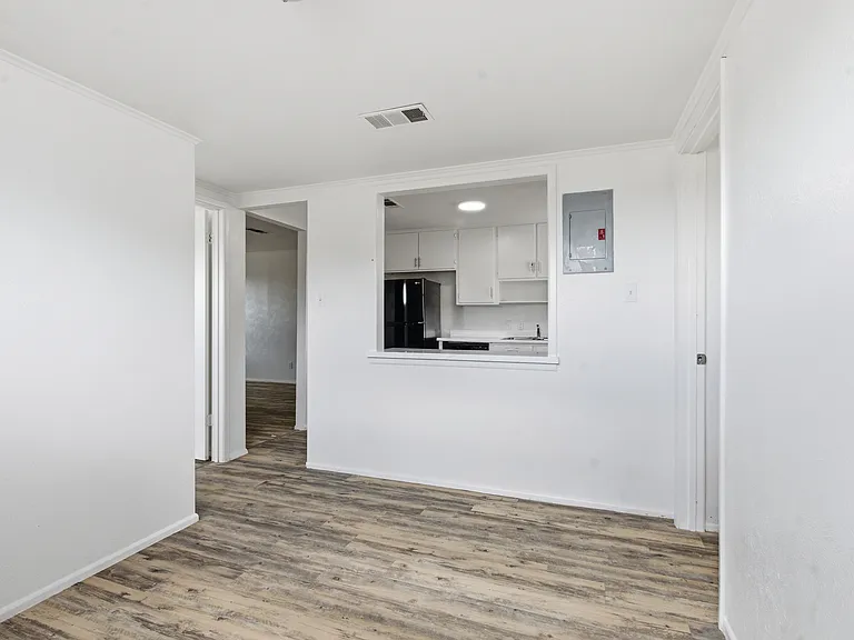 3811 Cedar Spring Dr — Photo 11