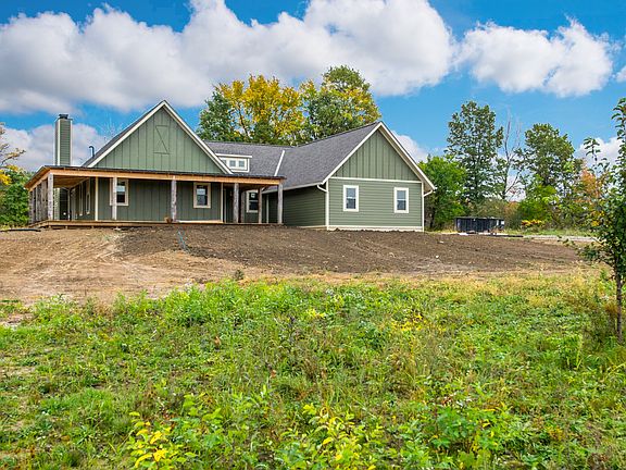 Rustic craftsman farmhouse