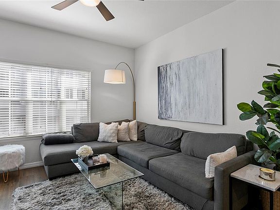 5th image of 200 4th Ave S Unit 120