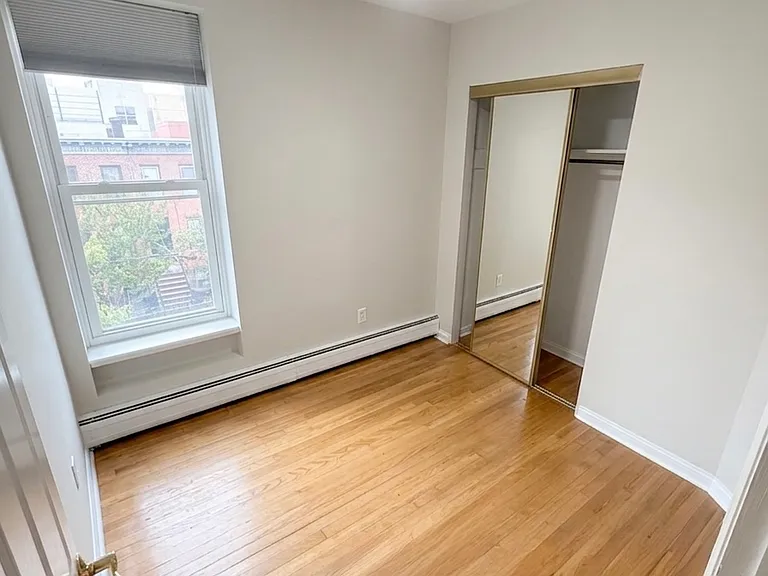 278 Monmouth St #3R — Photo 7