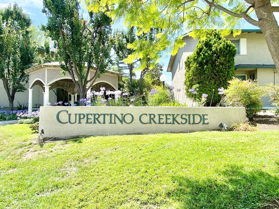 Centrally Located Walking Distance to schools