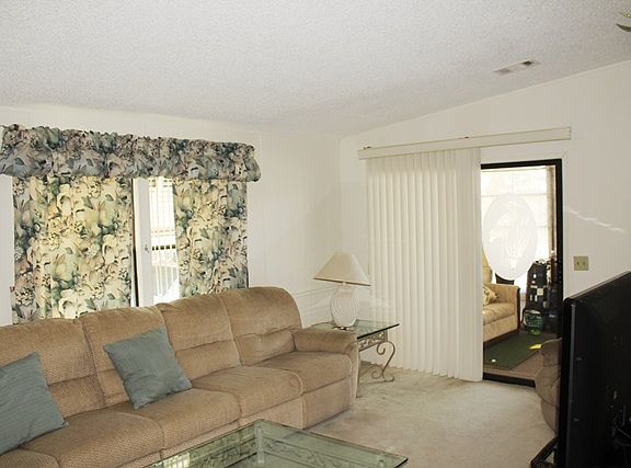 3rd image of 160 Emanus Ct