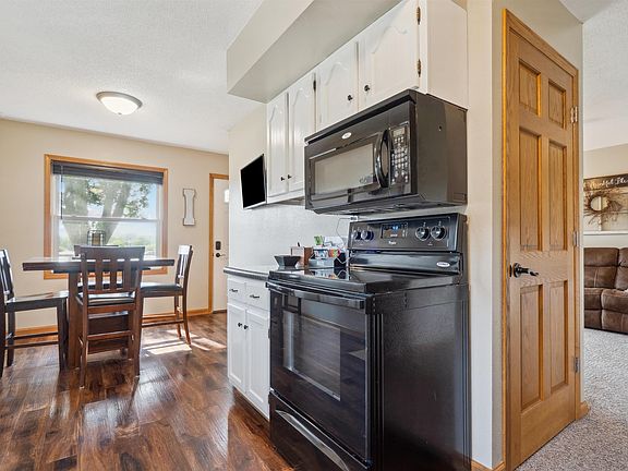 4th image of 509 3rd Ave SE
