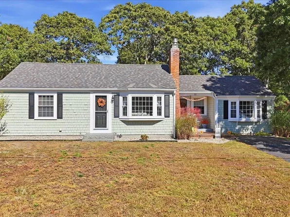 32 Scholl Avenue, West Yarmouth, MA 02673
